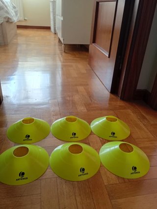 Conos y setas de entrenamiento