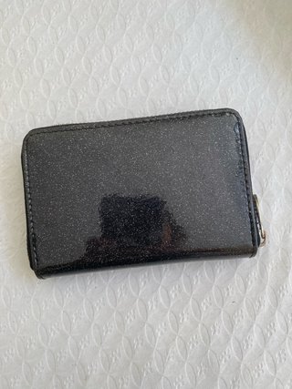 Monedero Stradivarius negro brillante