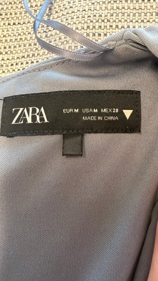Vestido Zara gris manga larga