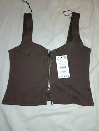 Top cremallera frontal Zara marrón chocolate