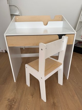 Escritorio y silla infantil madera