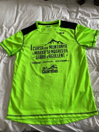 Camisetas técnicas running escucho ofertas