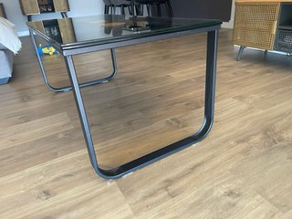 Mesa centro cristal negro patas negras