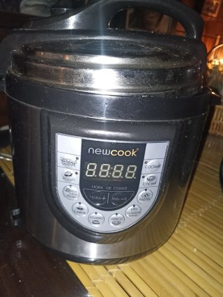 Olla Eléctrica Programable Newcook Sin Uso