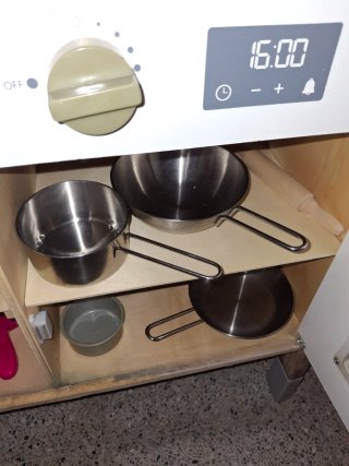 Cocinita de juguete de madera con accesorios