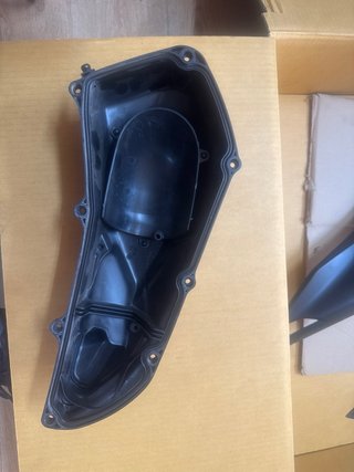 Tapa de caja de filtro aire, honda pcx 125 23-26