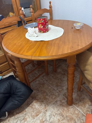 Conjunto de salon en pino en buenas condiciones