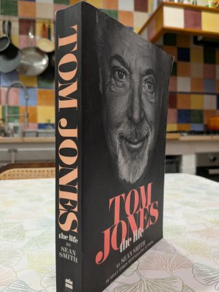 Tom Jones - the Life
