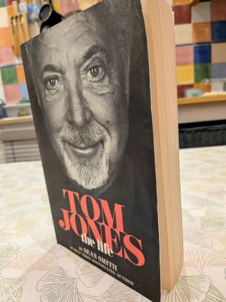 Tom Jones - the Life