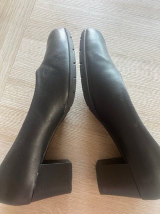 Zapatos de tacón Comfeet negros
