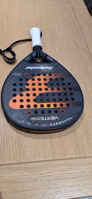 Bullpadel Vertex 04 Hybrid 2025