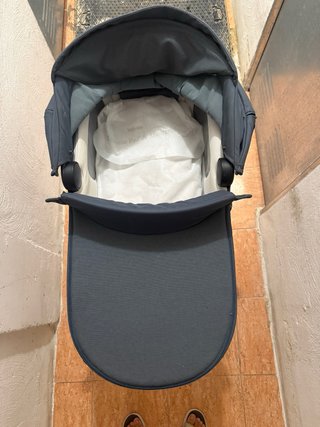 Capazo con 5 ventanas y acople para uso de cuna