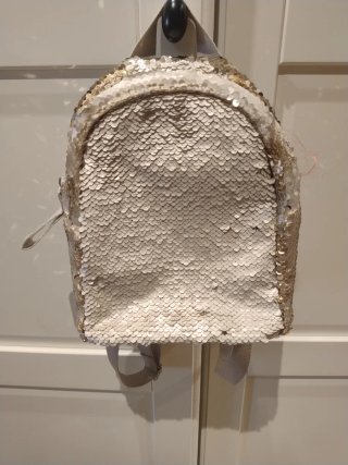 Mochila lentejuelas doradas y plateadas
