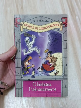 Escuela de cazadragones