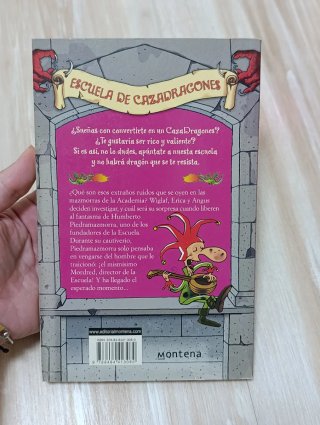 Escuela de cazadragones