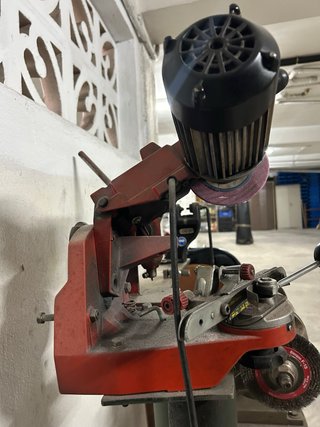 Máquina de afilar profesional con soporte