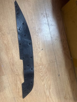 Goma o plastico de suelo de honda  pcx