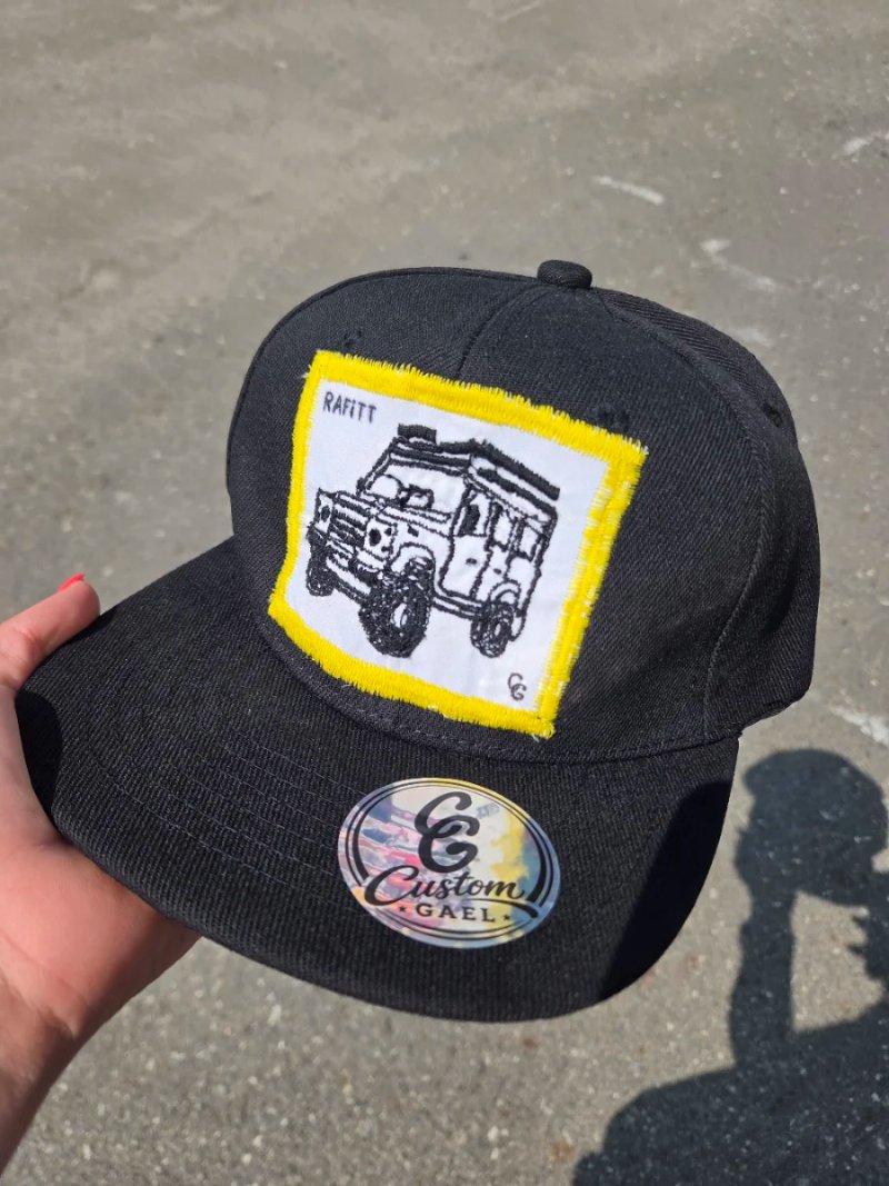 Gorra Bordada a Mano