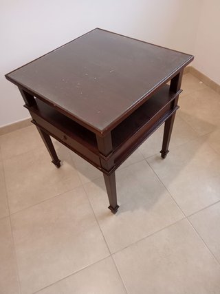 Mesita de noche o auxiliar madera oscura