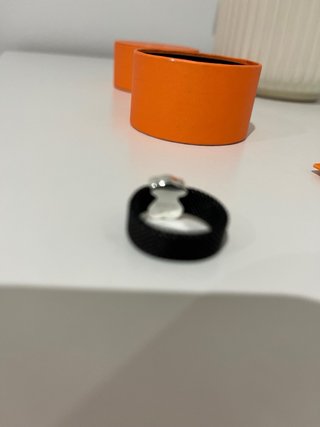 Anillo Tous Negro de acero y onix