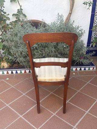 4 Sillas de comedor de madera de caoba  y tela