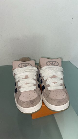 Zapatillas Adidas Beige y Negro