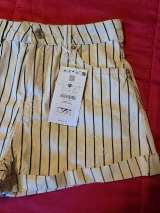 Calções listrados, Bershka