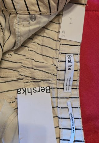 Calções listrados, Bershka