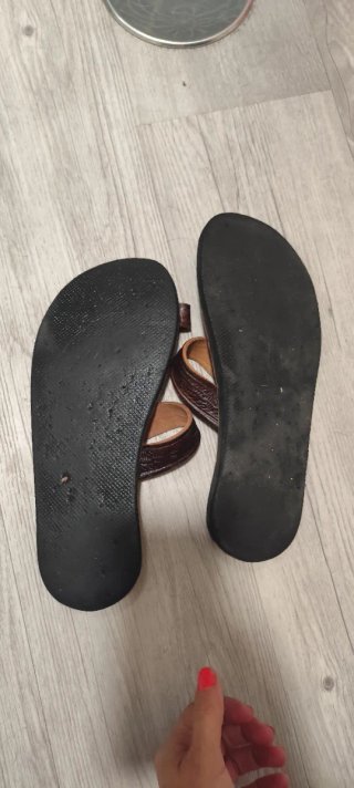 Sandalias de piel artesanal