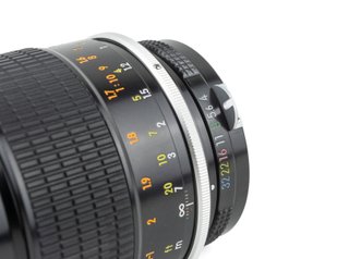 Micro-Nikkor 105mm f/4 Obiettivo