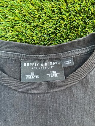 Camiseta Supply Negra Talla M