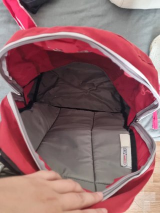 Lote 5 piezas: Mochila Reebok, bolsos y neceseres