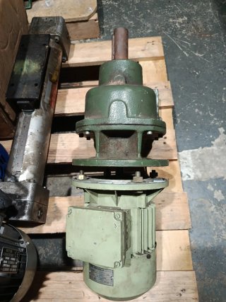 Reductor Recto FRC 230/B3  1/52  Varvel