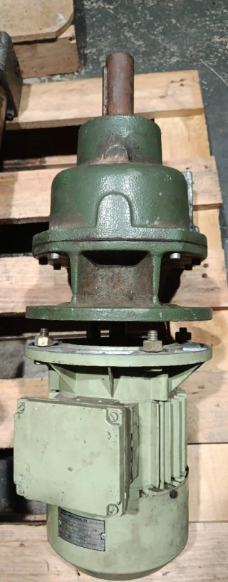 Reductor Recto FRC 230/B3  1/52  Varvel