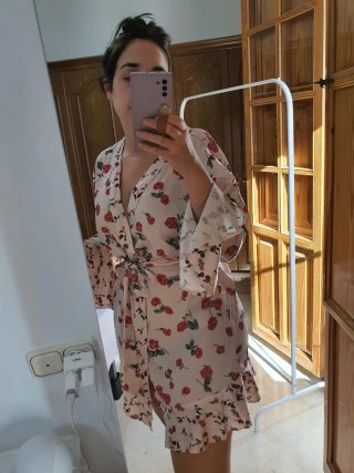 Bata rosa con flores