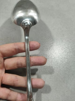 Cucharón antiguo de alpaca plateada