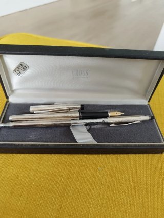 Pluma Plata Oro + Bolígrafo cross