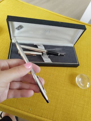 Pluma Plata Oro + Bolígrafo cross