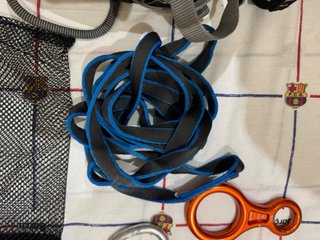 Pack Escalada: Arnes, Descensor 8, Mosquetones