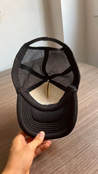 Gorras Negras con Diseño