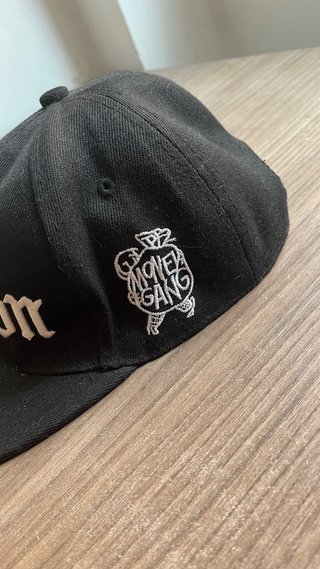 Gorras Negras con Diseño
