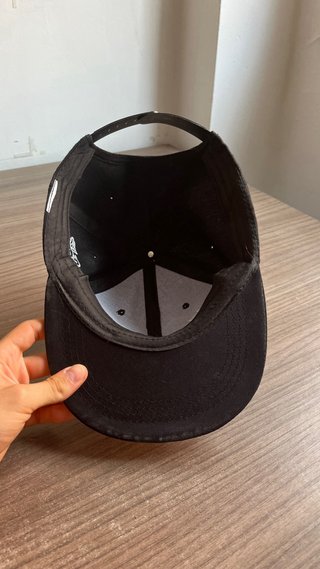 Gorras Negras con Diseño