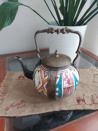 Tetera decorativa cerámica y metal