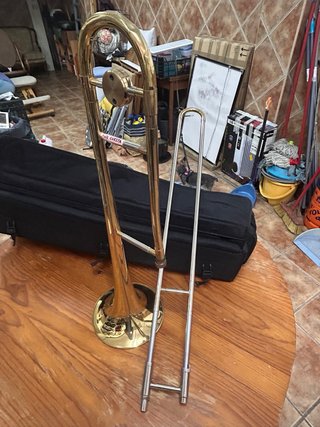 Trombón de varas con funda