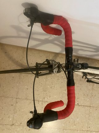 Bici Carretera Ligera y con Neumáticos Anchos