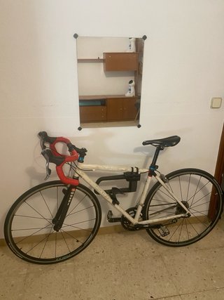 Bici Carretera Ligera y con Neumáticos Anchos