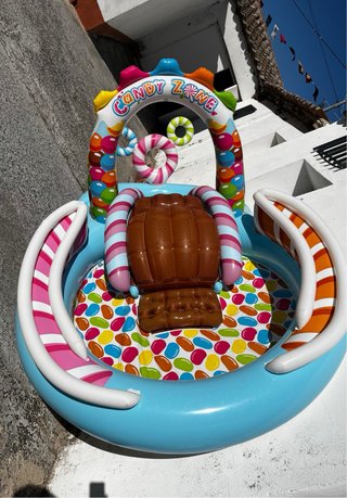 Piscina hinchable infantil con chorros