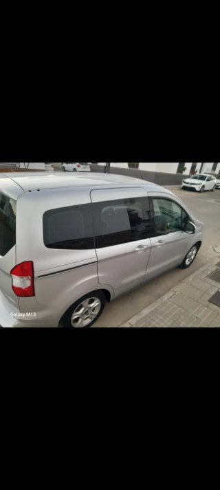 Ford Tourneo Courier 2015
