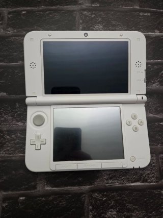 Consola Nintendo 3DS XL mint white