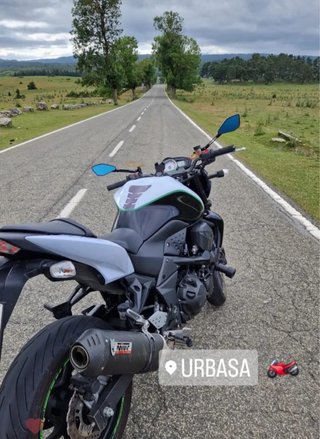 Kawasaki Z750 2009 Negra y Blanca